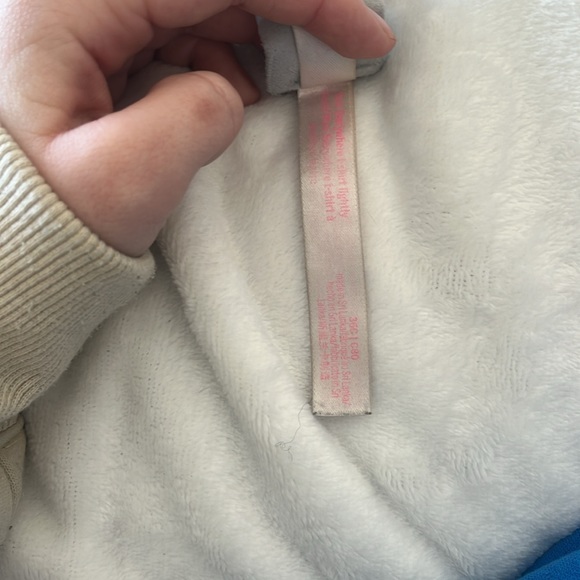 bra - Picture 2 of 2